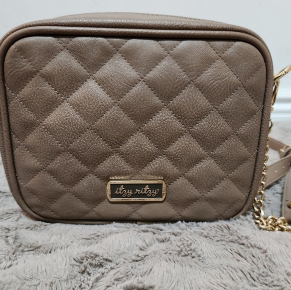 GUC ITZY RITZY crossbody diaper bag, baby bag, purse, Tan Gold ♥️ - Picture 5 of 8